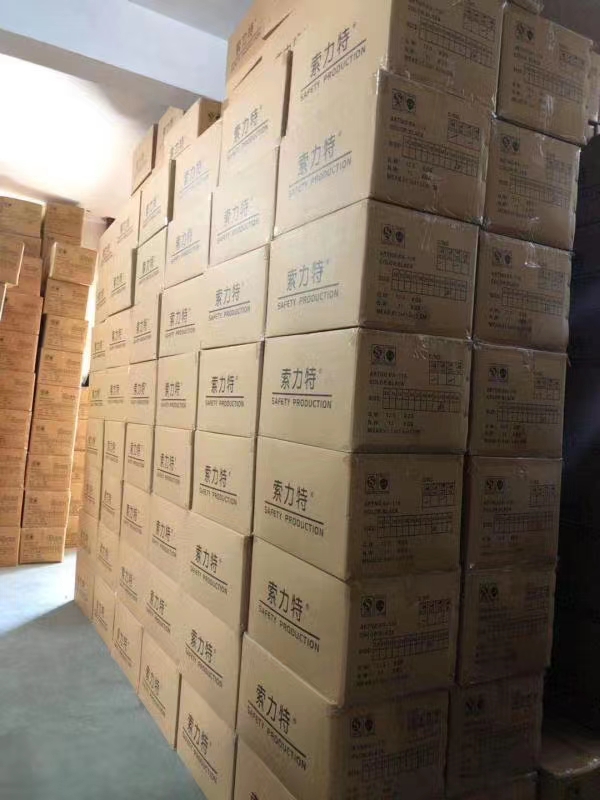 仓库一角
